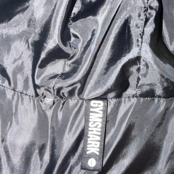 Gymshark Black Puffer Vest with Hood - Picture 3 of 4